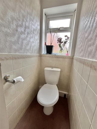2, Queens Court, Wilmslow photo 4