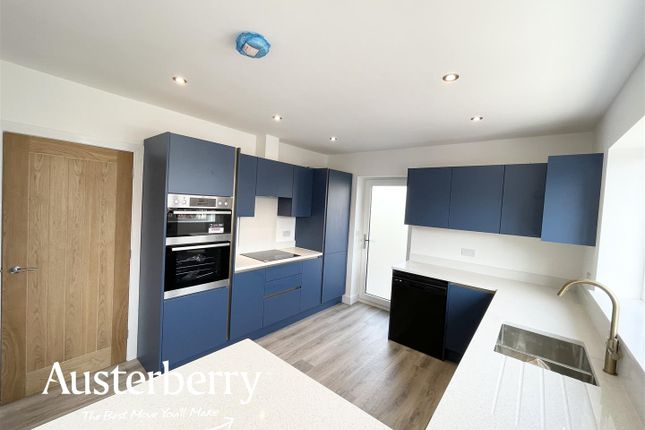 12, Mayneford Place, Stoke-On-Trent photo 2