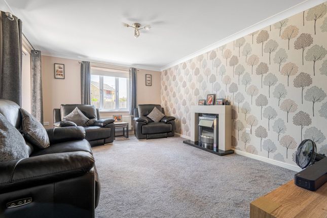 5 Meadowsweet Road, Great Yarmouth photo 2