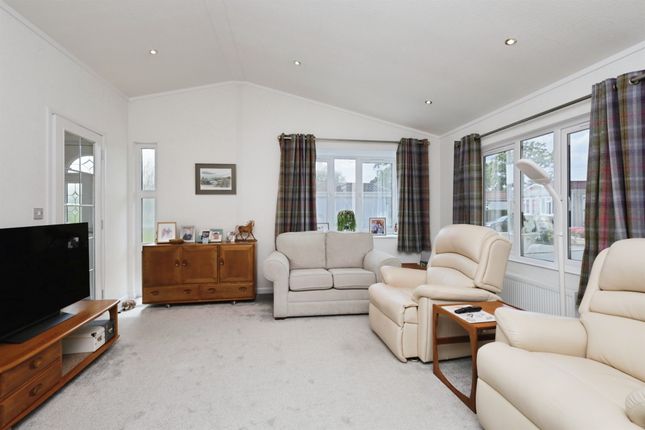 18, Forest Way, Deanland Wood Park, Hailsham photo 3