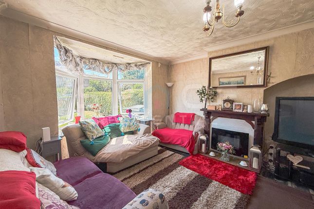 28, Langham Gardens, Edgware photo 2