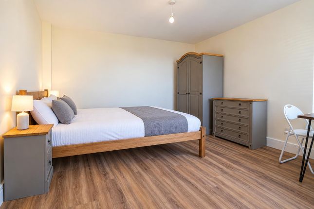 Room 4, 56, Honiton Road, Southend-On-Sea photo 4