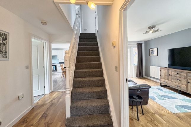 32 Cae Morfa, Neath photo 5