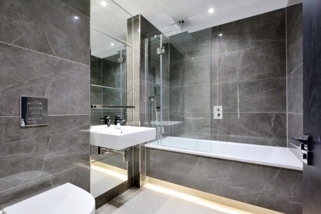 Flat for sale in Queenstown Road, Battersea