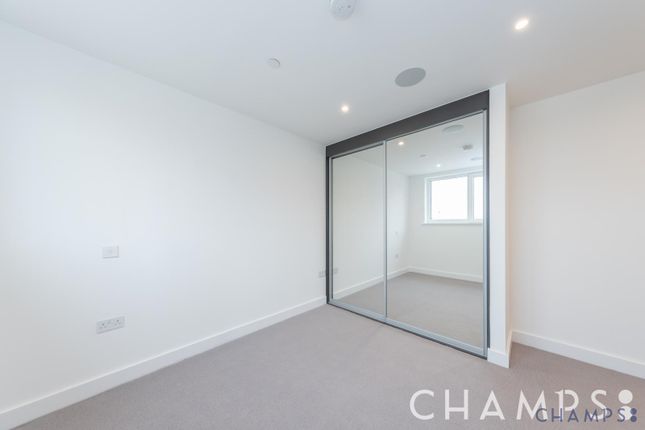 Flat for sale in New Tannery Way, London