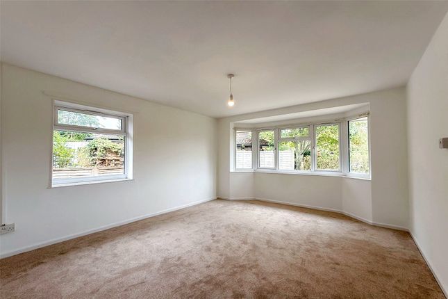 110, Horsham Road, West Sussex photo 3