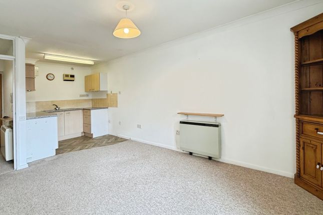 32, Fountain Court, Westbury photo 4