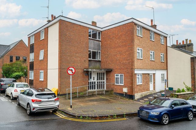 Thumbnail Flat to rent in Spencer Street, St. Albans, Hertfordshire