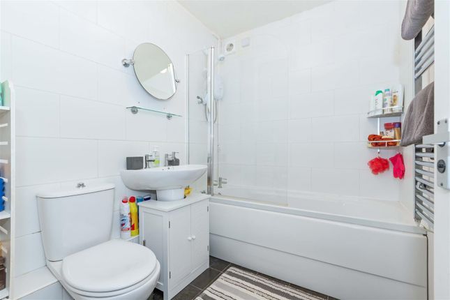 Flat for sale in Northcourt Road, Broadwater, Worthing