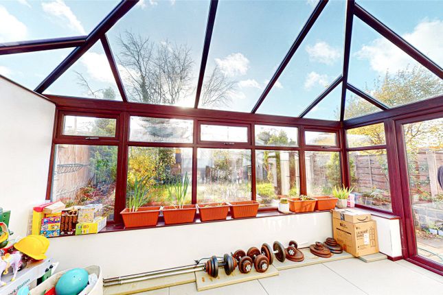 18 Hartwell Close, Manchester photo 2
