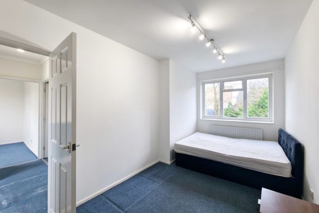 Farm Avenue, Wembley photo 3