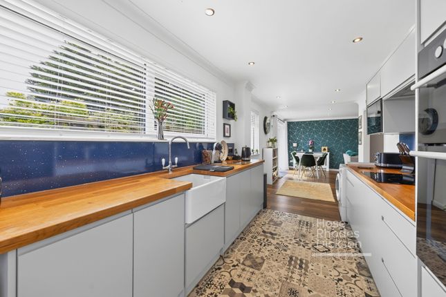 67, Caws Avenue, Isle of Wight photo 4