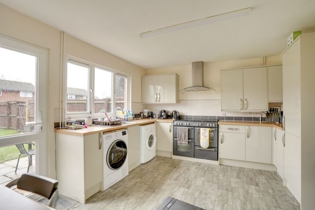 5 Mill Reef Close, Newmarket photo 2