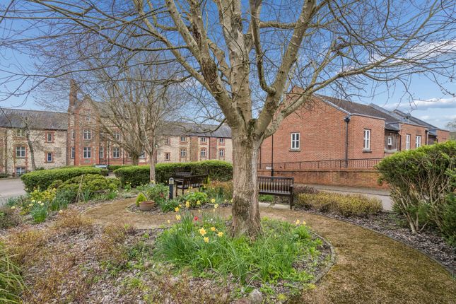 44 Gilbert Scott Court, Whielden Street, Amersham photo 3