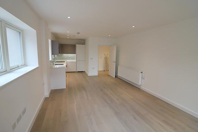 Flat for sale in Burnell Building, Gerons Way, Fellows Sqaure, Cricklewood London
