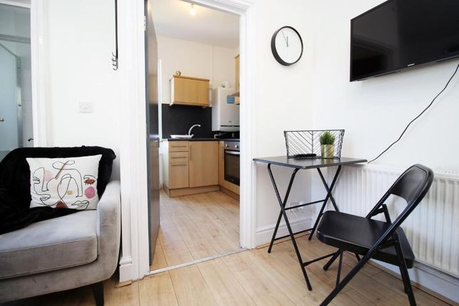 Thumbnail Flat to rent in Apartment 4, 41 Chepstow Road, Casnewydd, Newport