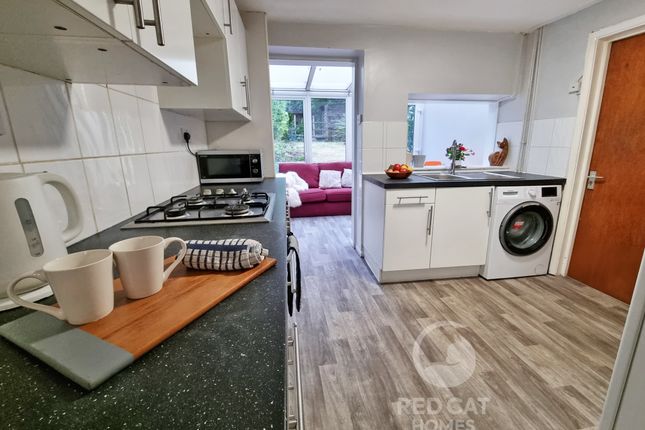 6, Newstead, Hatfield photo 2