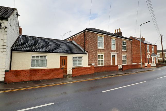 Link-detached house for sale in Belton Road, Epworth