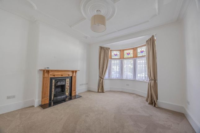 74, Oakleigh Park Drive, Leigh-On-Sea photo 2