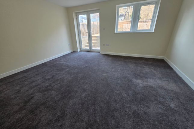 48, Rossefield Road, Bradford photo 2