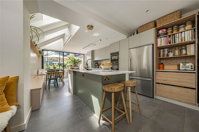 84, Victor Road, Teddington photo 4