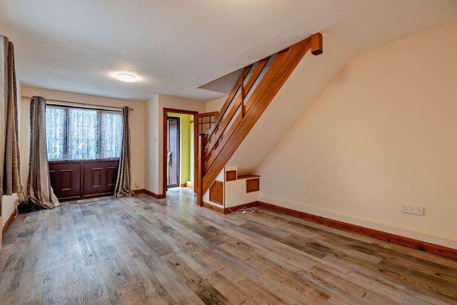 8, Galahad Road, Crawley photo 2