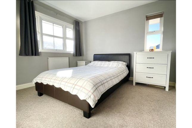 End terrace house for sale in Harvard Close, Reading