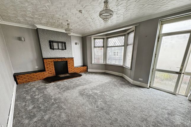 46, Esplanade Avenue, Porthcawl photo 2