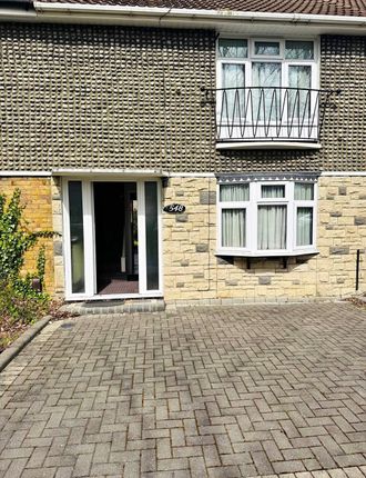 Spacious Family Home, Spacious Family Home, London photo 2