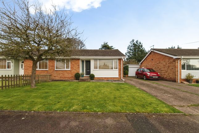 32, Lincoln Close, Honiton photo 2