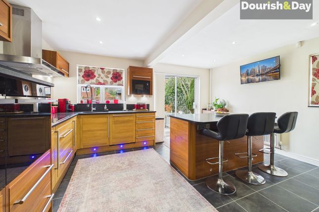 4 Meadowbank Avenue, Stafford photo 2