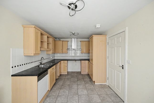 11, Nightingale Gardens, Rugby photo 4