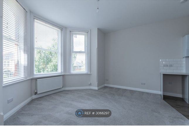 Flat, Southbourne Road, Bournemouth photo 2