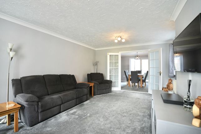 6 Lancaster Rise, Norwich photo 4