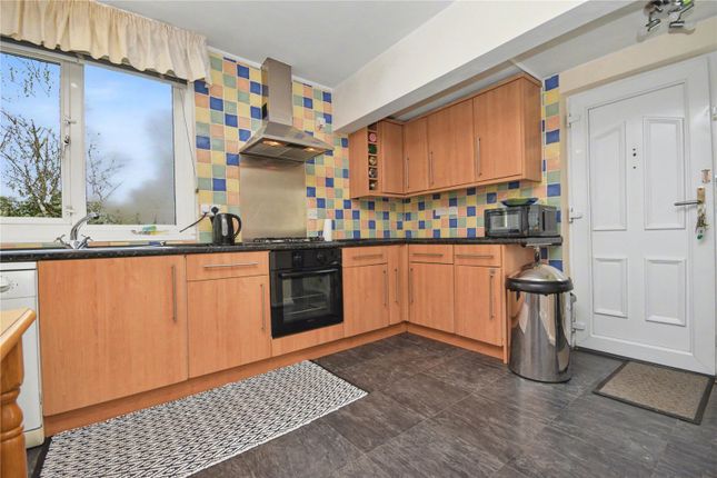 54, Parkstone Grove, West Yorkshire photo 3