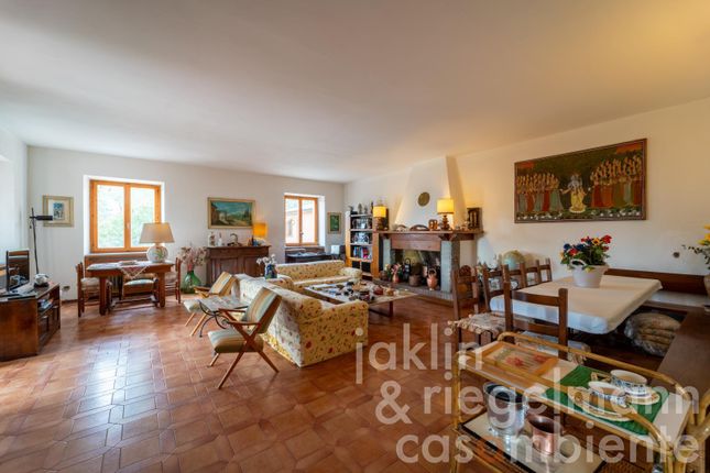 Country house for sale in Italy, Umbria, Perugia, Magione