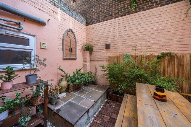 Flat for sale in Leighton Road, London