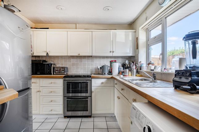 30, Fairfield, Pewsey photo 4