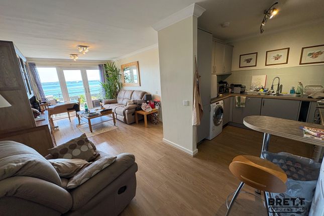 19, Smoke House Quay, Milford Haven photo 2