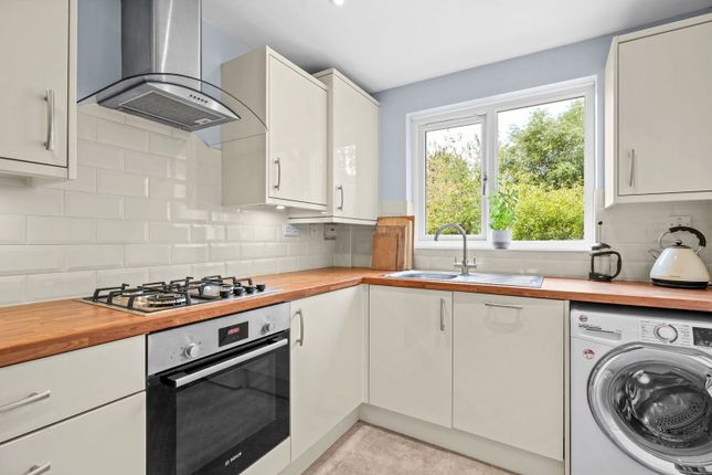 4, Cropton Rise, Milton Keynes photo 4