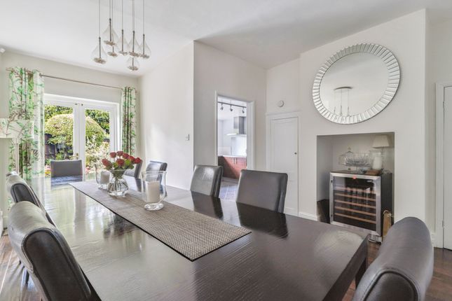 24 Parkfield Avenue, Amersham photo 3