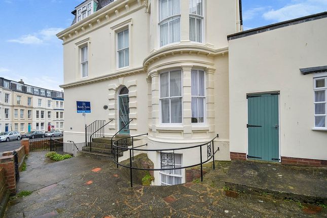 Thumbnail Flat to rent in Crown Terrace, Scarborough, North Yorkshire