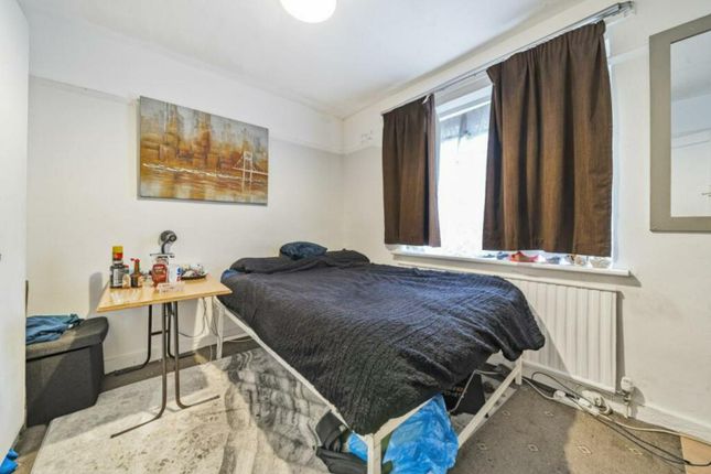 63, Selborne Gardens, Greenford photo 4