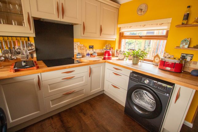 26 Oak Close, Ottery St Mary photo 3