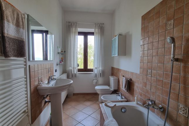 Country house for sale in Strada Villalta, Nizza Monferrato, Asti, Piedmont, Italy