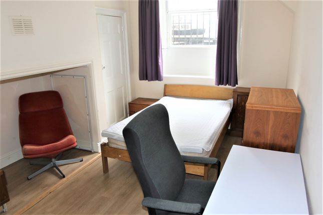Room to rent in Victoria Square, Jesmond, Newcastle Upon Tyne