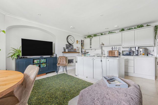 Flat Flat 4, 11, Northfield End, Henley-on-thames photo 3