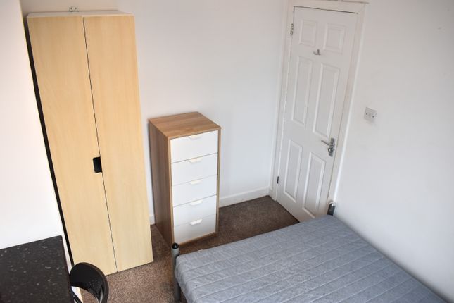 65, Carlton Avenue, Manchester photo 5