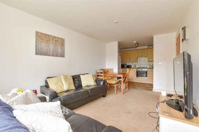 3-bed flat on 88, Bingley Court, Canterbury, £170,000
