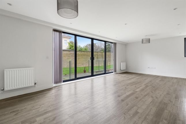 Apt 2, The Brook House, 1a Hatherley Road, Cheltenham photo 4